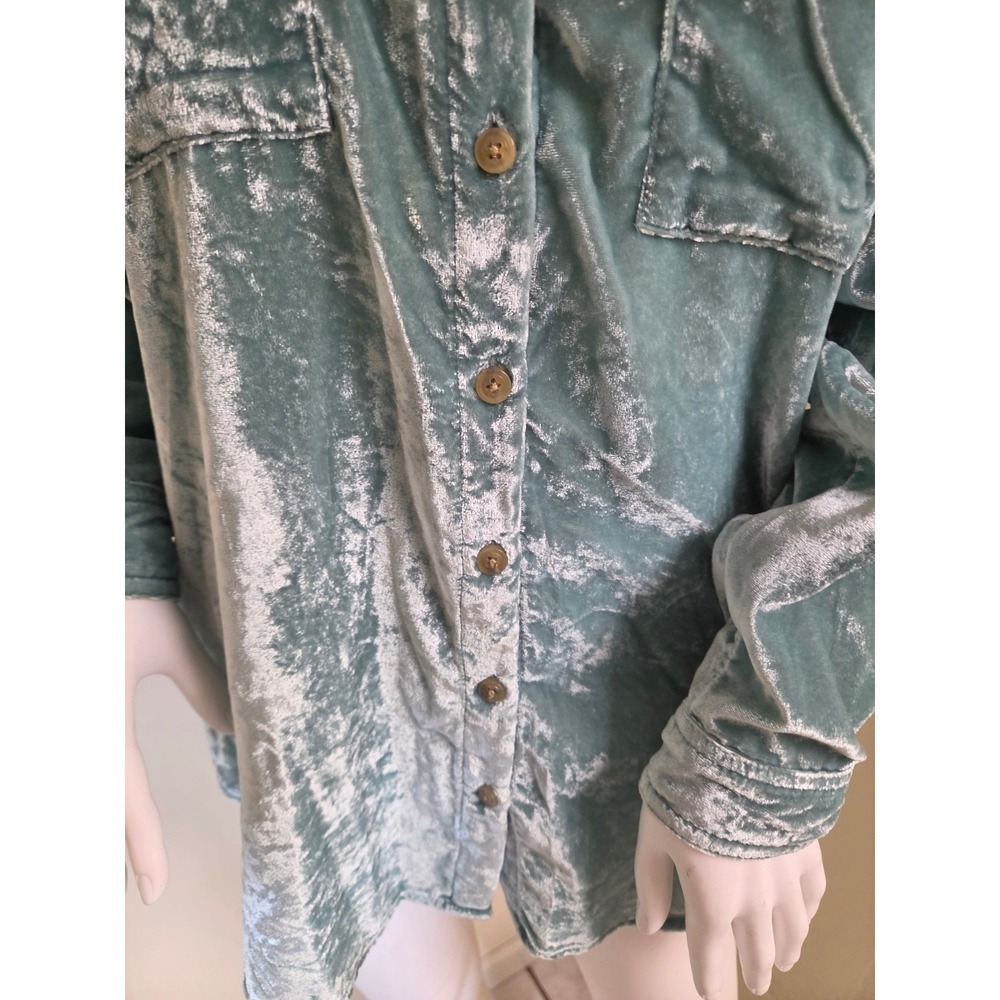Pilcro Anthropologie Sage Green Crushed Velvet Button Down Shirt Womens Size 4 - Picture 8 of 16